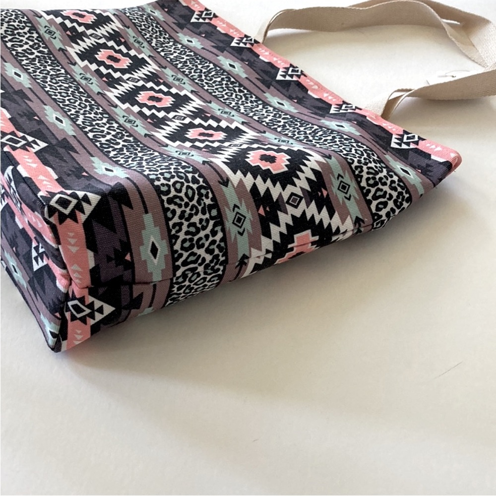 Jumbo Boho Aztec Print Beach Tote - Picture 4 of 11